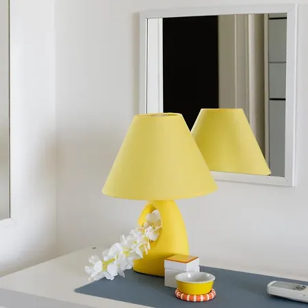 144 - Sunshine 9, Fronte E Vista Mare, 100metri * 산레모