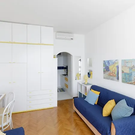 144 - Sunshine 9, Fronte E Vista Mare, 100metri *