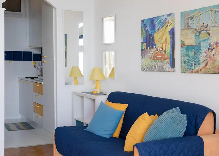 144 - Sunshine 9, Fronte E Vista Mare, 100metri 圣雷默