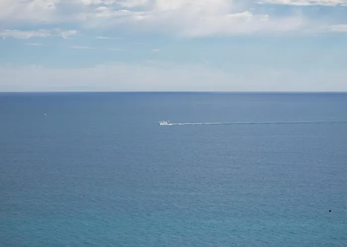 144 - Sunshine 9, Fronte E Vista Mare, 100metri