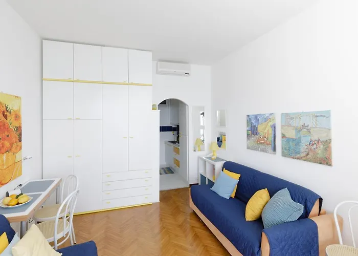 144 - Sunshine 9, Fronte E Vista Mare, 100metri *